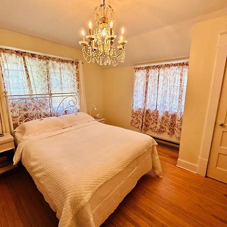 Auberge De Mon Petit Chum B&B Wakefield Dış mekan fotoğraf