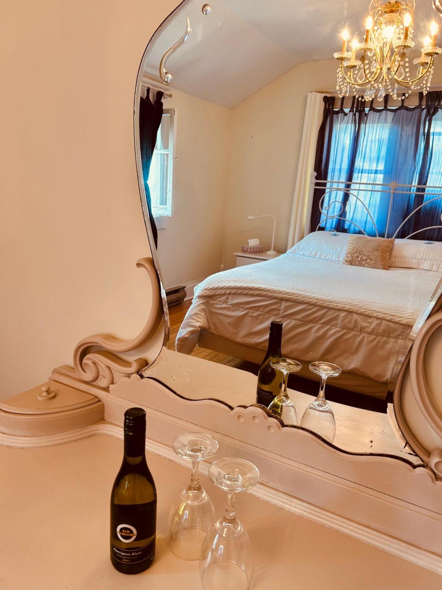 Auberge De Mon Petit Chum B&B Wakefield Dış mekan fotoğraf